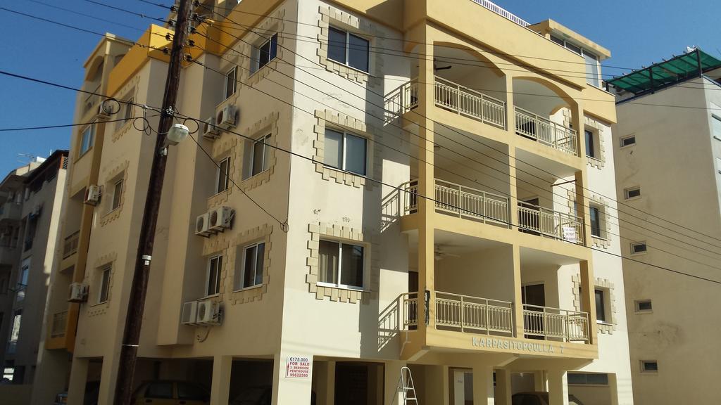 Panikos Beach Apartment I Ларнака Экстерьер фото
