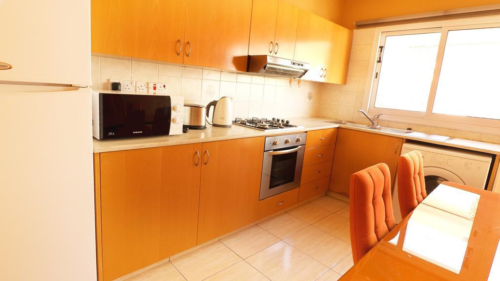 Panikos Beach Apartment I Ларнака Экстерьер фото