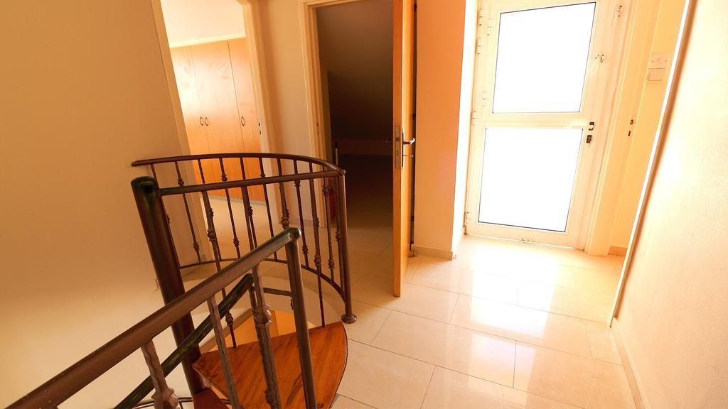 Panikos Beach Apartment I Ларнака Экстерьер фото