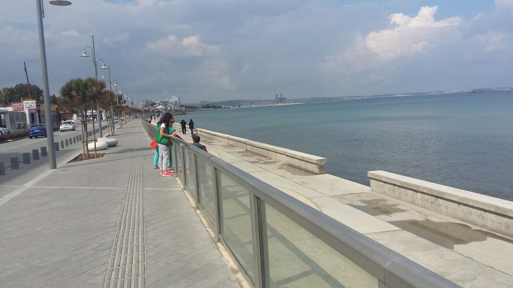 Panikos Beach Apartment I Ларнака Экстерьер фото