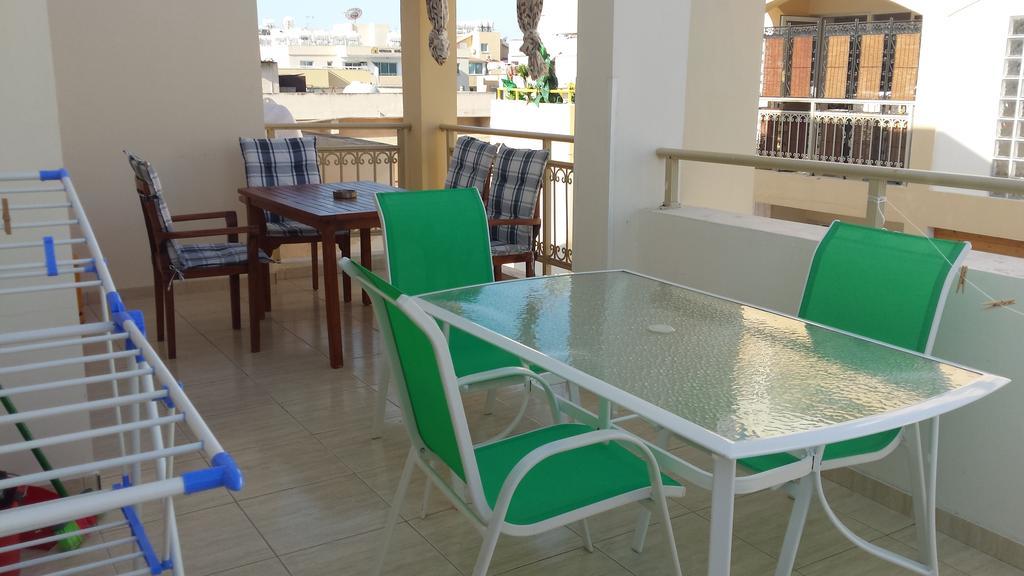Panikos Beach Apartment I Ларнака Экстерьер фото
